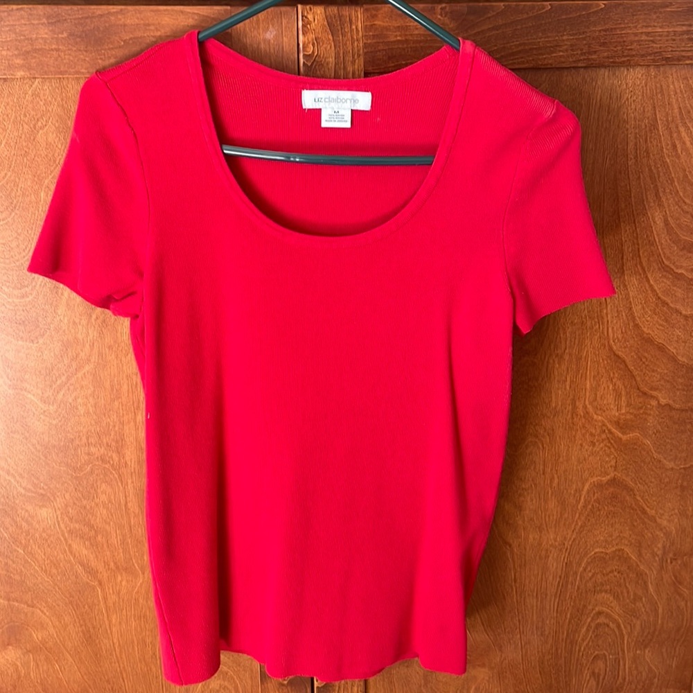 Liz Claiborne red scoop neck tee size Med